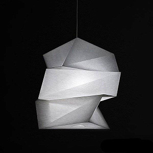 Dizainerskie lampy ot Issey Miyake