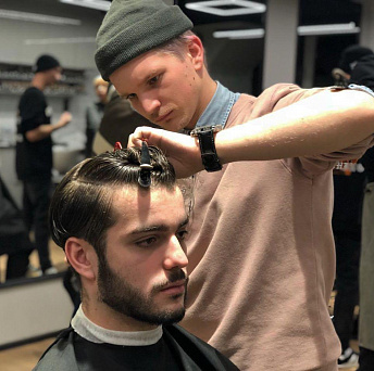 Barber-student na kurse Rasshirennyi barber apgreid